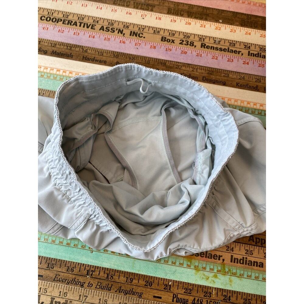 Lululemon Mint Green Shorts Size 6 Lightweight Elastic Zip Pocket Pull On Run - Picture 4 of 11